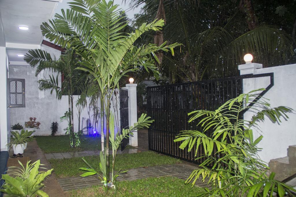 Wonderset Mirissa Hotel Exterior photo