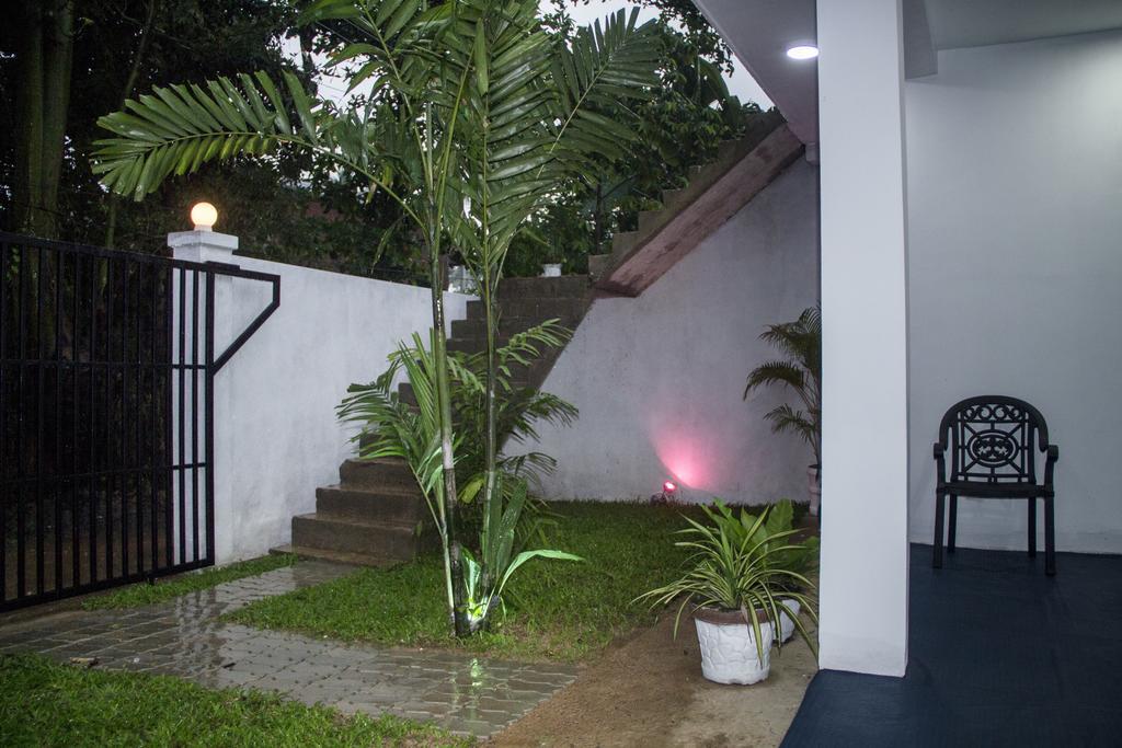 Wonderset Mirissa Hotel Exterior photo